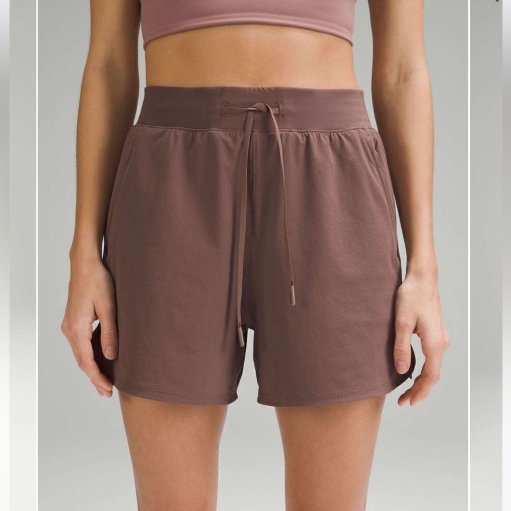 Lululemon License to Train High-Rise Short 4" in Dark Oxide Size 2 Brown Taupe